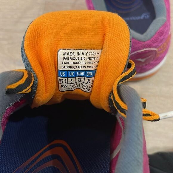 MIZUNO WOMEN'S WAVE SAYONARA 3 RUNNING SHOE, Size 7.5 - Picture 6 of 13